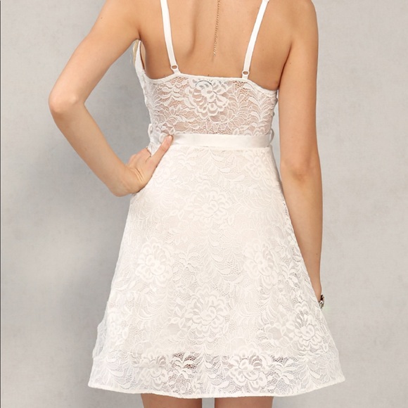 NWT White Lace Dress - Picture 3 of 4